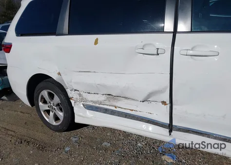 2019 Toyota Sienna Le 8 Passenger from USA, damaged, VIN 5TDKZ3DC1KS966166